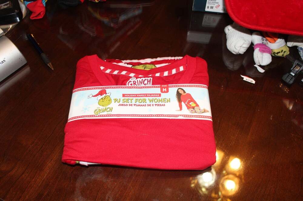 MENS 2 PIECE GRINCH PAJAMAS-SIZE XL-NWT